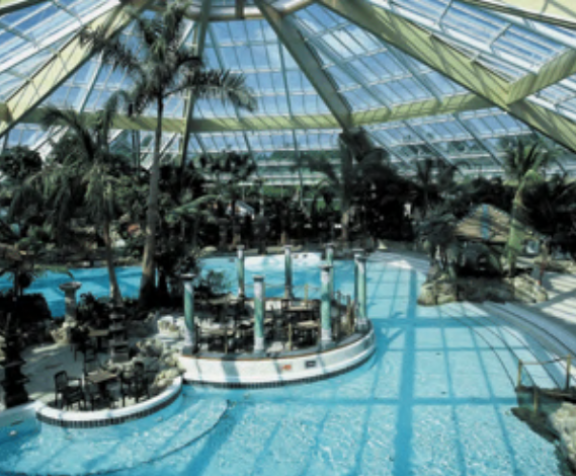 CENTER PARCS ELVEDEN |
HOLIDAY VILLAGE |
£65M |
1989 - 1992 |
ELVEDEN FOREST, UK